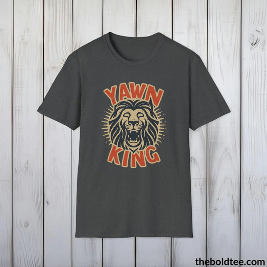 T-Shirt Dark Heather / S The Ultimate 'Yawn King' Dad Shirt -  A Humorous Gift for Sleepy Fathers - Relax in Style and Comfort - 3 Colors Available